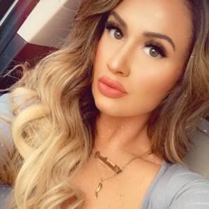 Meet your Posher, Chrissy